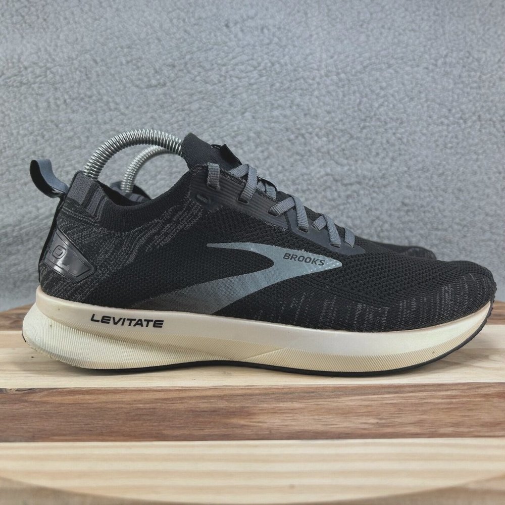 Brooks Levitate 4 Black Athletic Running Shoes Sneakers
Adult Women 8.5